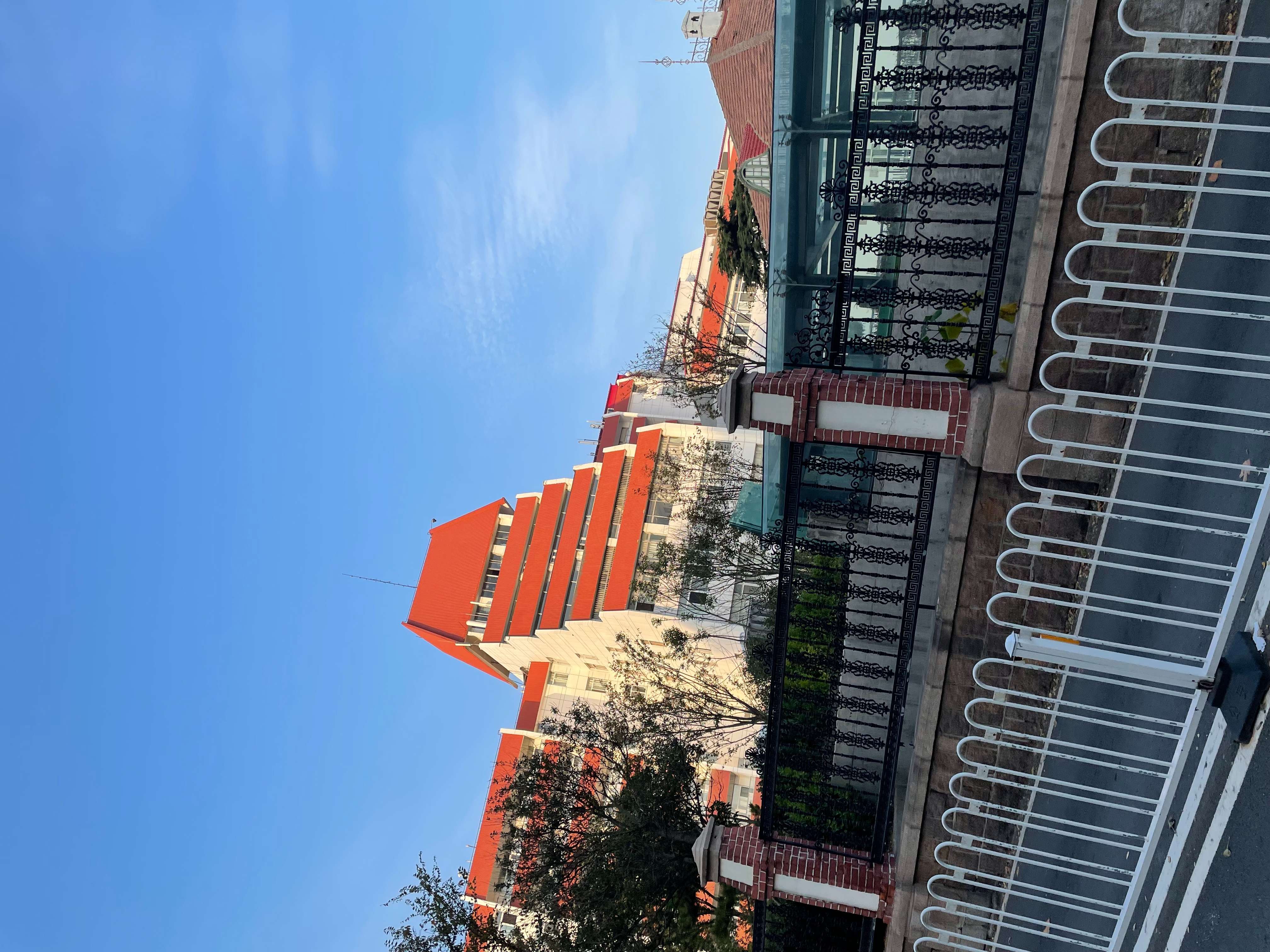 2024-11-03 青岛不知名建筑.jpg